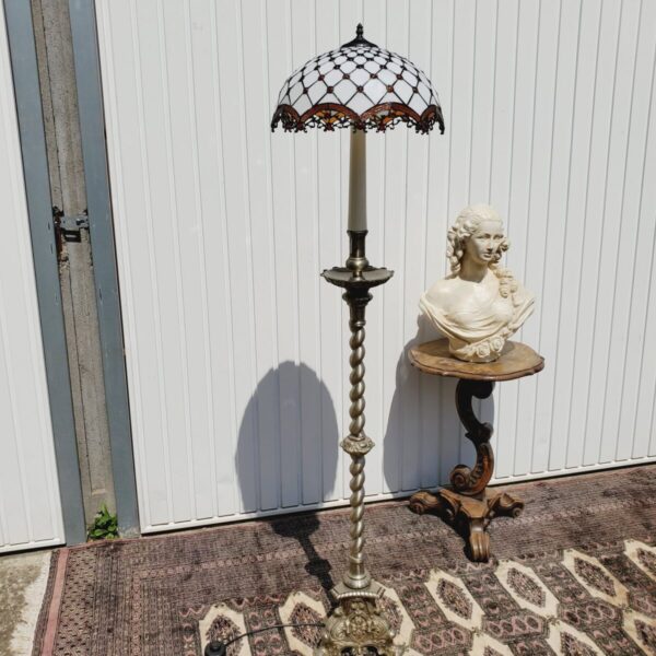 Lampa de podea stil tifanny